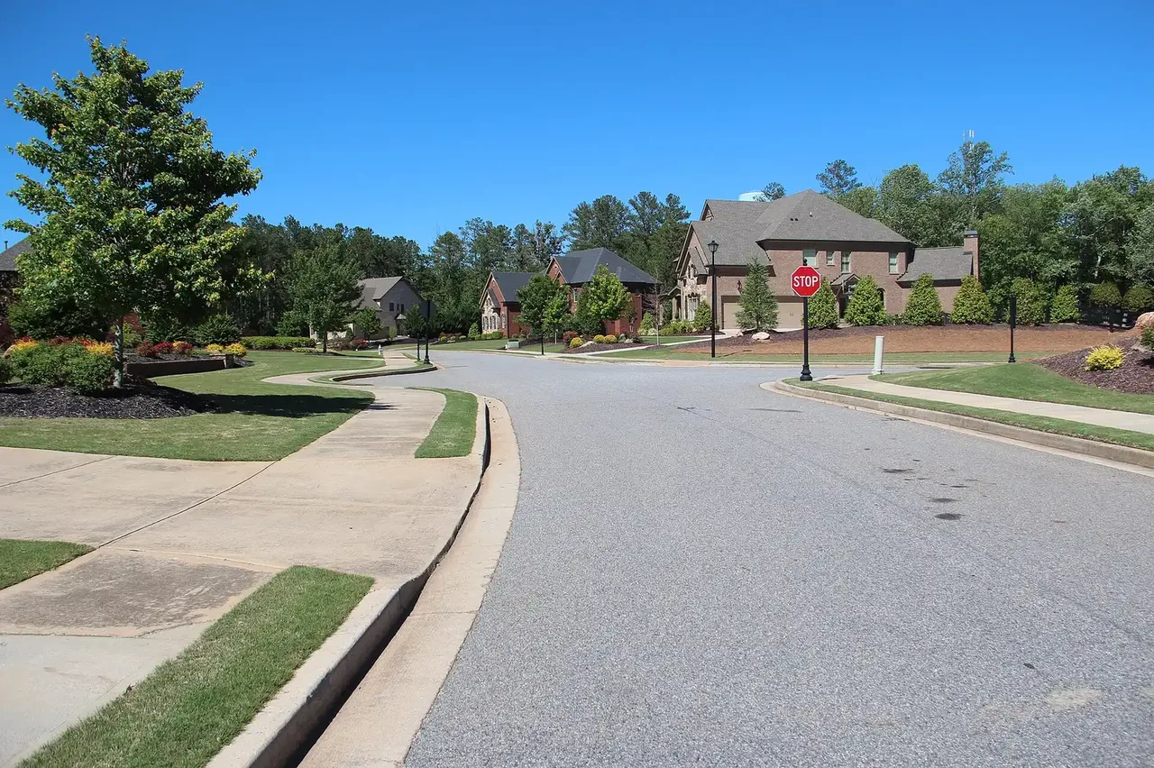 Quayside Drive, a residential street in the Birmingham area of north Milton inside the Birmingham Falls zone