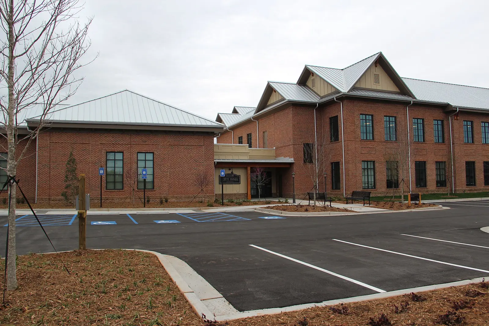 Milton City Hall. Hopewell Middle is inside the city of Milton.